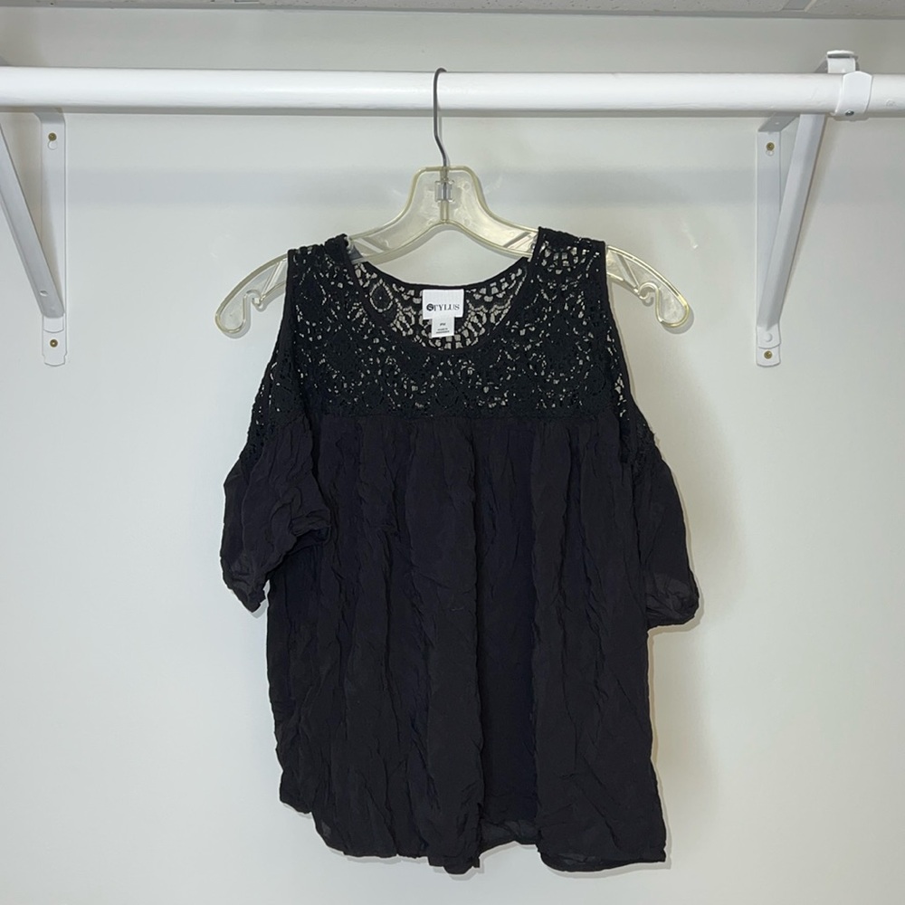Stylus Black Lace Cold Shoulder‎ Top- Medium Petite
